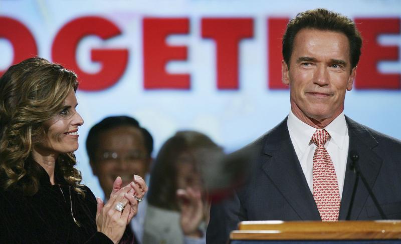 Arnold signs a smoking ban with exemption in California parks and beaches when being governor